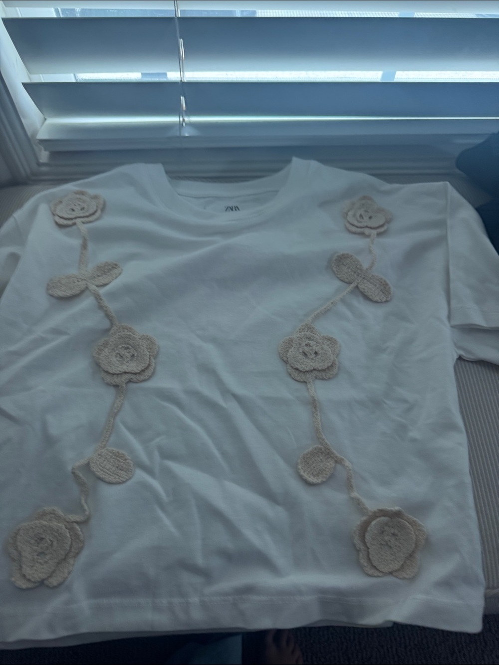 Zara White Short-Sleeve Tee with Cream Crochet Floral Applique